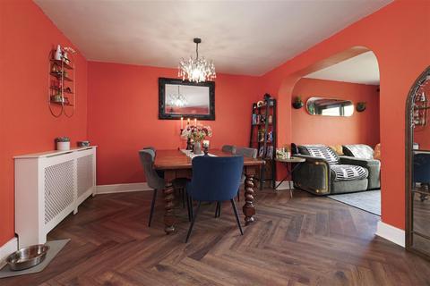 37 Blacksmith Drive, Weavering, Maidstone, ME14 5SZ