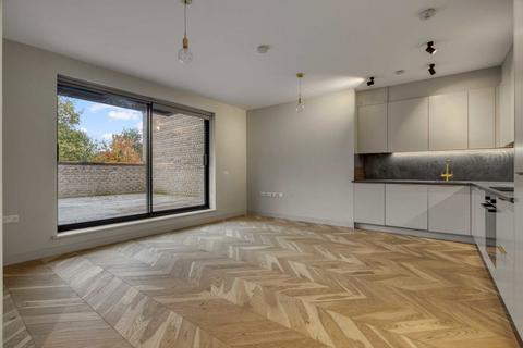 Spire Mews, London N4