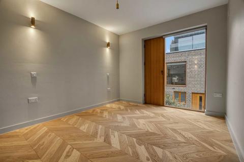 1 bedroom flat to rent, Spire Mews, London N4