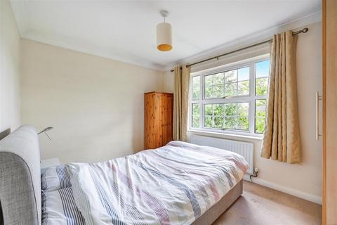 4 Tintagel Close, Epsom, KT17 4HA