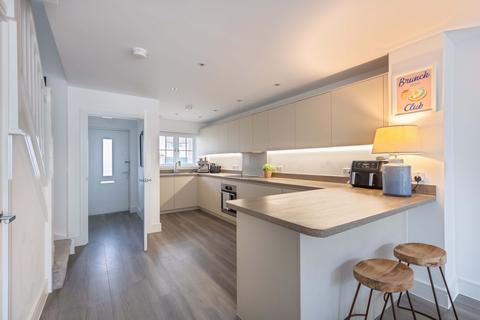 2 bedroom semi-detached house for sale, George Smart Close, Tunbridge Wells, TN2