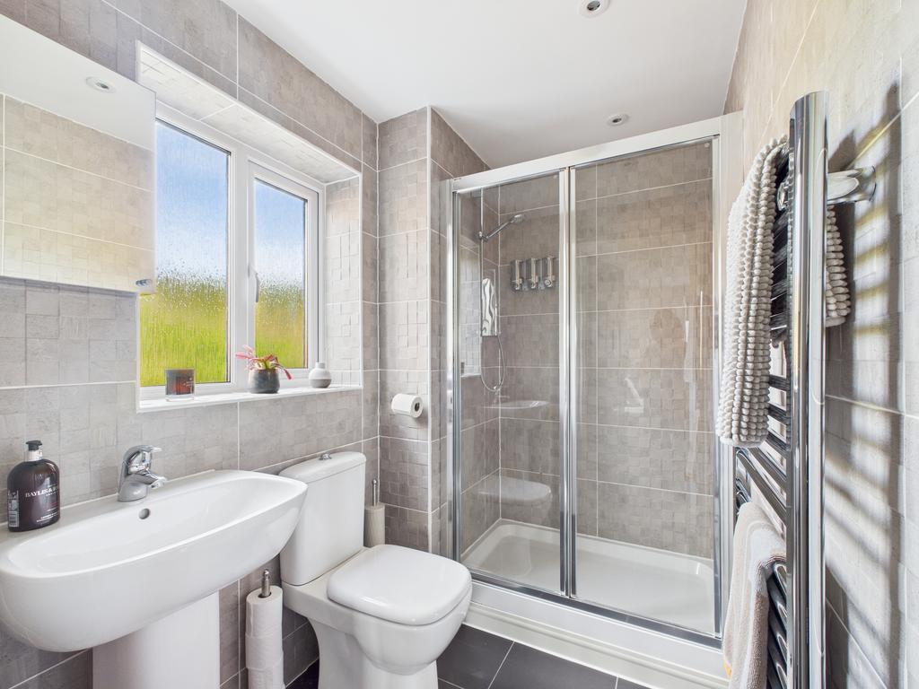 Ensuite bed 3
