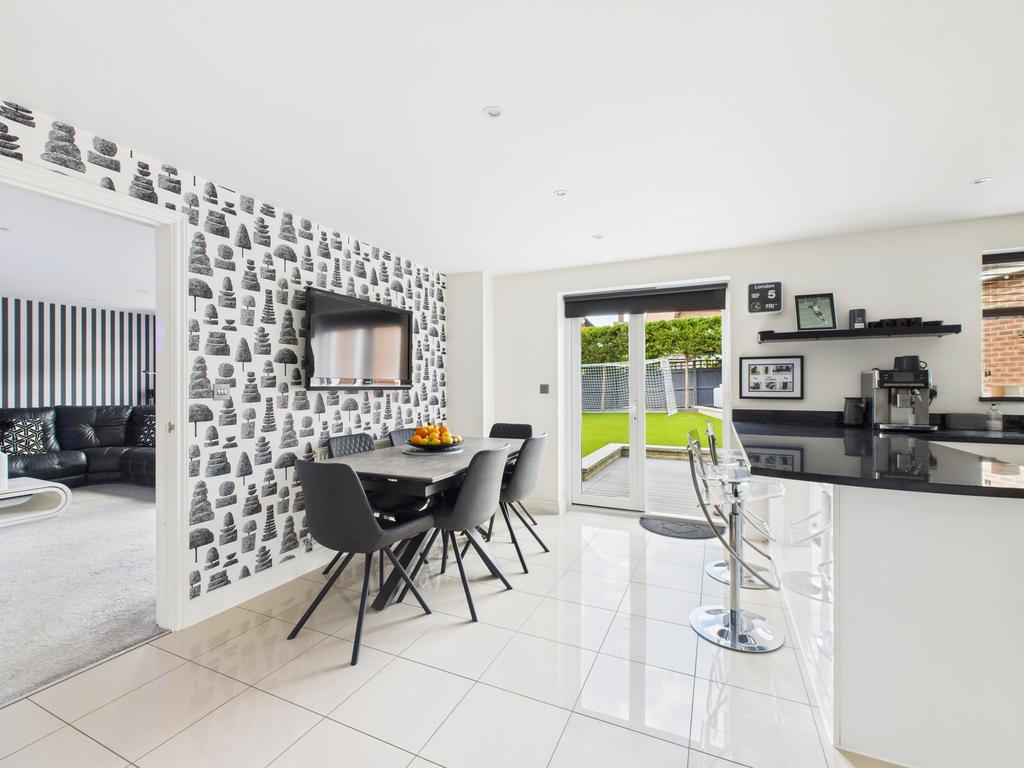 Kitchen diner