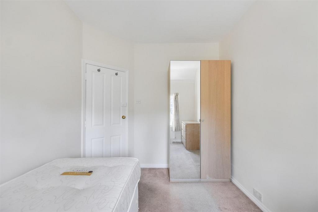 Bedroom 2 2.jpeg