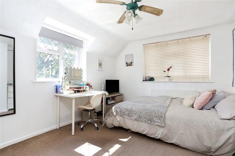 3 bedroom detached house for sale, Santina Close, Farnham, Surrey, GU9
