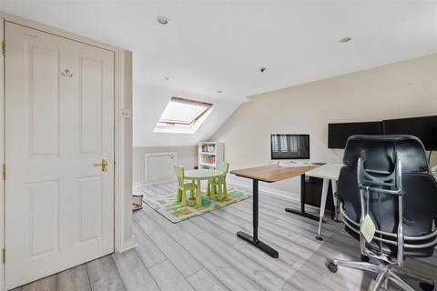 30 Tolverne Road, London, SW20 8RA