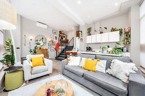 2 bedroom maisonette for sale, Crabtree Hall, Crabtree Lane, London, SW6