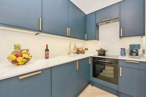 1 bedroom flat for sale, St. Michaels Gardens, London W10
