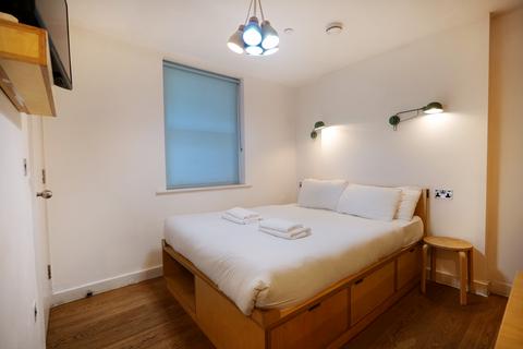 Studio to rent, Philbeach Gardens, Earls Court, London, SW5