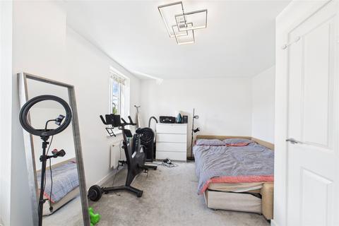 27 Bremner Way, Wokingham, RG40 1LA