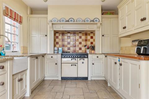 undefined, Great North Road, Cromwell, Newark