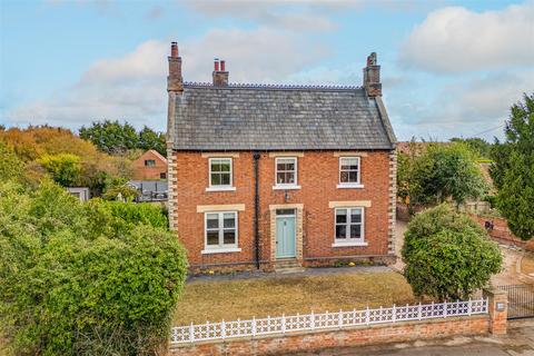 undefined, Great North Road, Cromwell, Newark