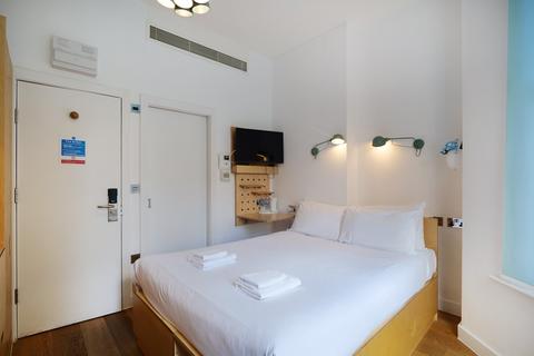 Studio to rent, Philbeach Gardens, Earls Court, London, SW5