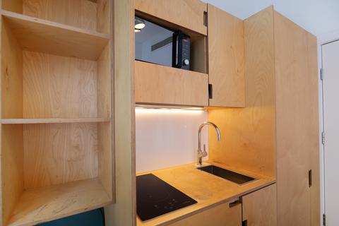Studio to rent, Philbeach Gardens, Earls Court, London, SW5