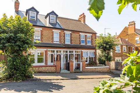 4 bedroom townhouse for sale, Chain-Free Home with Four En-Suite Bedrooms - Close to the Seafront - in Hunstanton