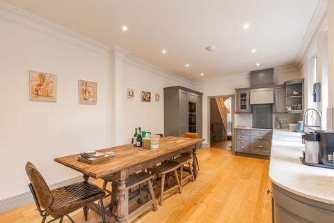 4 bedroom townhouse for sale, Chain-Free Home with Four En-Suite Bedrooms - Close to the Seafront - in Hunstanton