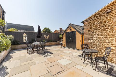 4 bedroom townhouse for sale, Chain-Free Home with Four En-Suite Bedrooms - Close to the Seafront - in Hunstanton