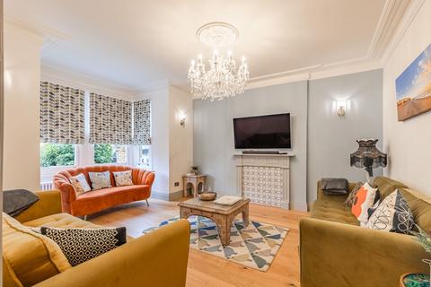 4 bedroom townhouse for sale, Chain-Free Home with Four En-Suite Bedrooms - Close to the Seafront - in Hunstanton