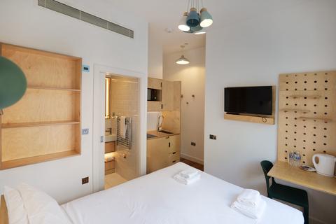 Studio to rent, Philbeach Gardens, Earls Court, London, SW5