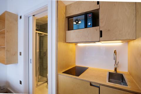 Studio to rent, Philbeach Gardens, Earls Court, London, SW5