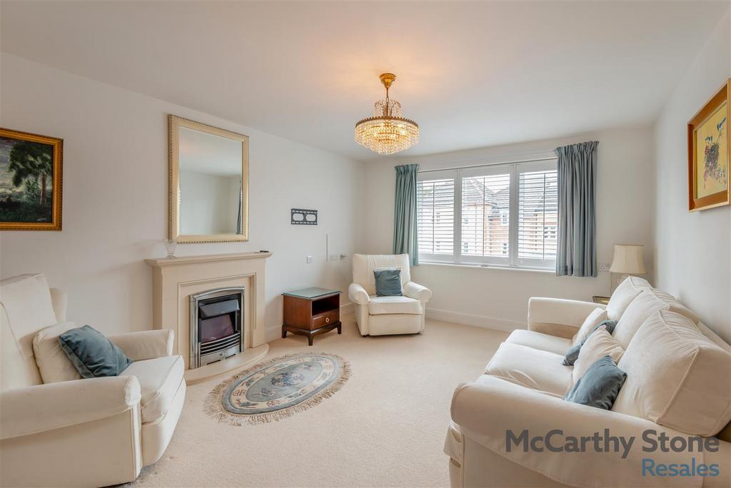 8660891-interior01.jpg