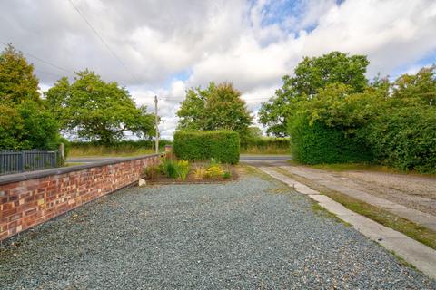 undefined, Long Lane, Chester CH1