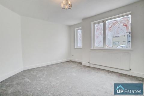 4 bedroom terraced house for sale, Black-A-Tree Road, Nuneaton