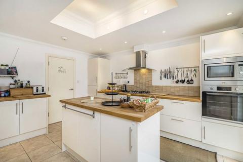 4 bedroom semi-detached house for sale, Barlow Road, London W3