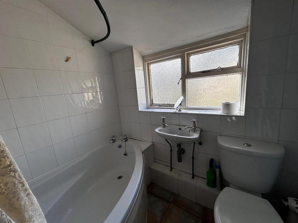 Family bathroom/w.c.