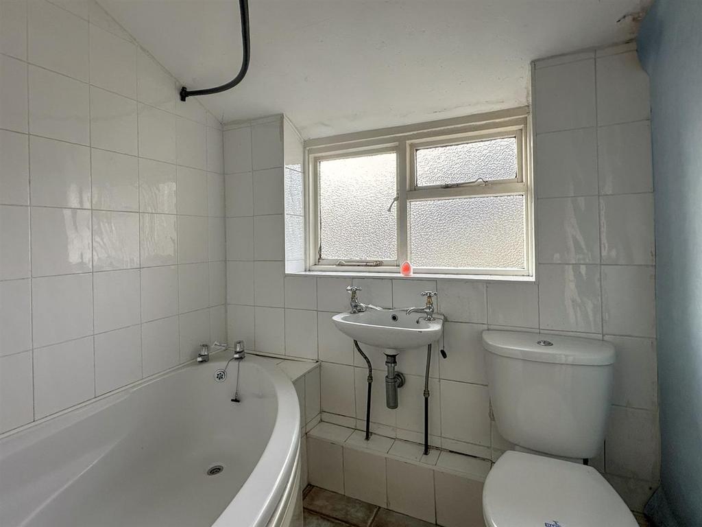 Family bathroom/w.c.