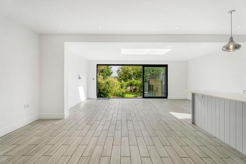 3 bedroom semi-detached bungalow for sale, Wroxham Gardens, Potters Bar, EN6