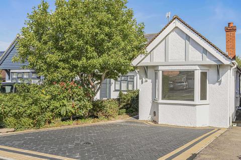 3 bedroom semi-detached bungalow for sale, Wroxham Gardens, Potters Bar, EN6