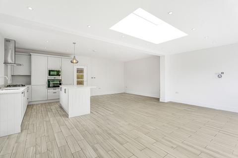 3 bedroom semi-detached bungalow for sale, Wroxham Gardens, Potters Bar, EN6