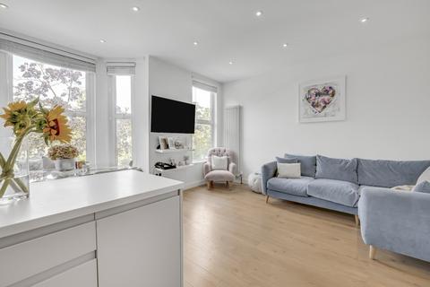 2 bedroom flat for sale, Messina Avenue, West Hampstead, London, NW6