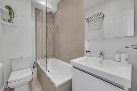 2 bedroom flat for sale, Messina Avenue, West Hampstead, London, NW6