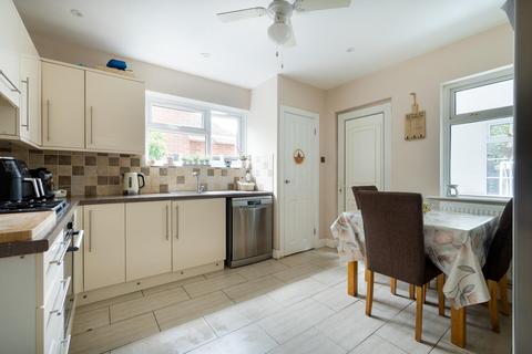 5 bedroom chalet for sale, Willow Tree Close, Herne Bay