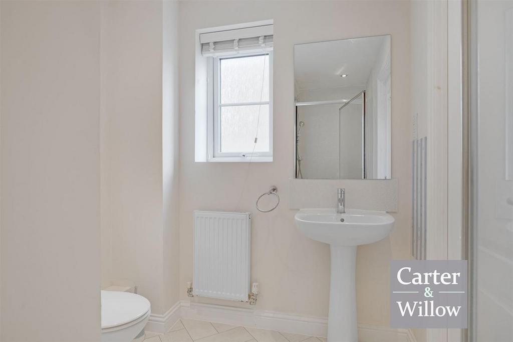 En suite shower