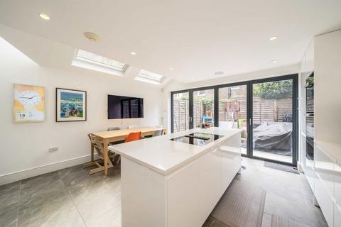 4 bedroom house for sale, Ballater Road, London SW2
