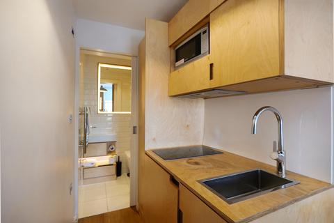 Studio to rent, Philbeach Gardens, Earls Court, London, SW5