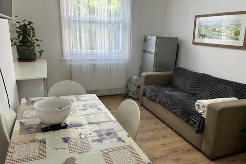 5 bedroom apartment to rent, Leinster Terrace, London W2