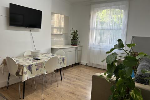 5 bedroom apartment to rent, Leinster Terrace, London W2