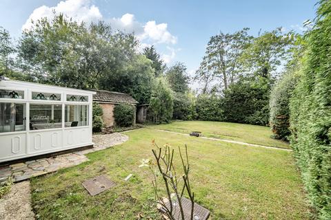 3 bedroom detached house to rent, Tormead Road, Guildford, Surrey, GU1
