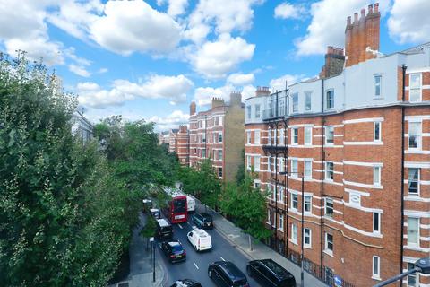 Studio to rent, Philbeach Gardens, Earls Court, London, SW5