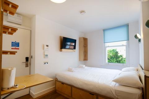 Studio to rent, Philbeach Gardens, Earls Court, London, SW5