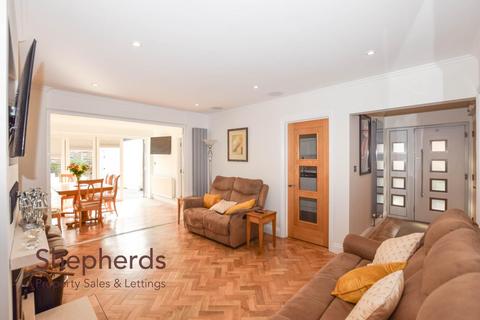 32 Winton Drive, Cheshunt, Waltham Cross, EN8 9JP