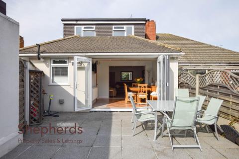 32 Winton Drive, Cheshunt, Waltham Cross, EN8 9JP