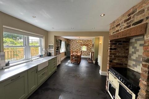 3 bedroom detached house for sale, Barmby on the Marsh