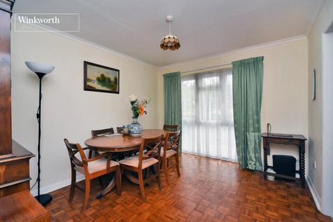 4 bedroom link detached house for sale, Evesham Close, Cheam, Sutton, SM2