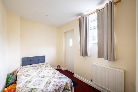 undefined, Brighton Road, Purley, CR8