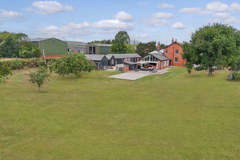 5 bedroom detached house for sale, Workhouse Lane, South Woodham Ferrers, CM3